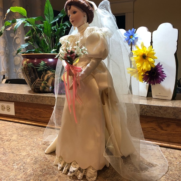 Retired 1994 Mint Condition Ashton Drake Galleries “From This Day Forward” w/COA - Picture 4 of 15